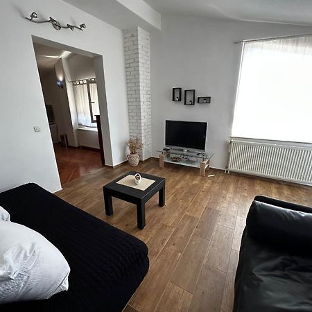 Apartments Petrovic Pirovac Exterior foto