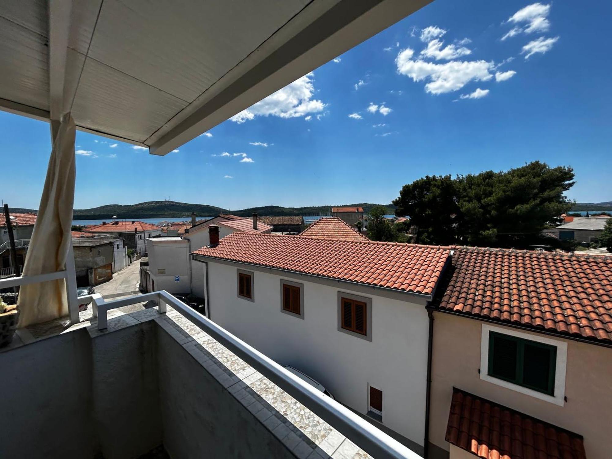 Apartments Petrovic Pirovac Exterior foto
