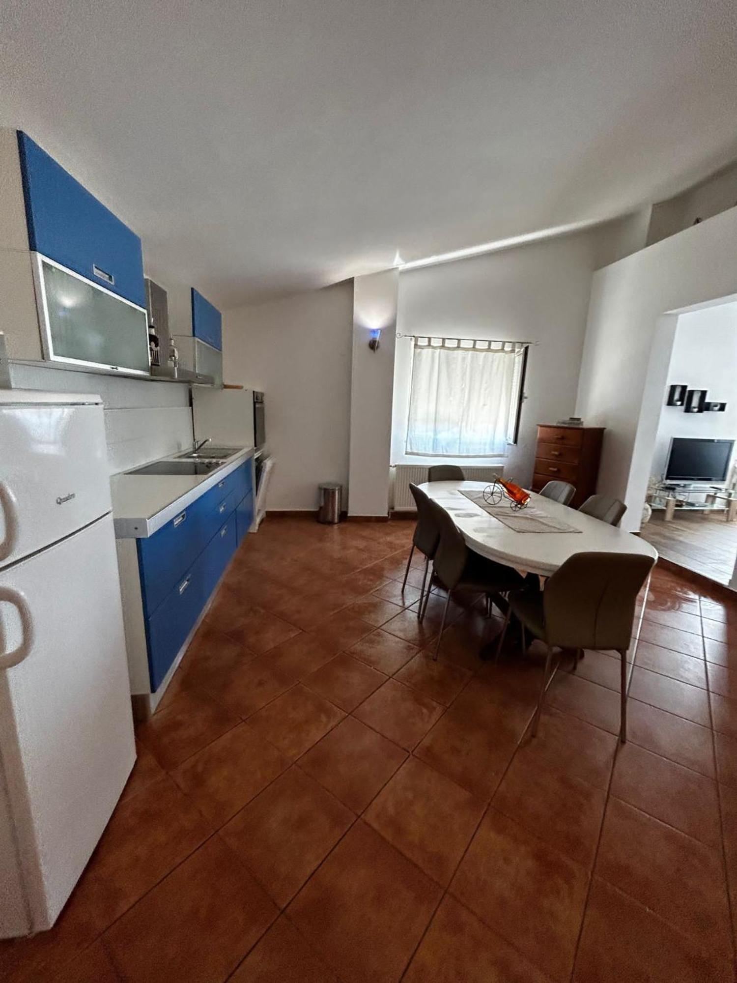 Apartments Petrovic Pirovac Exterior foto